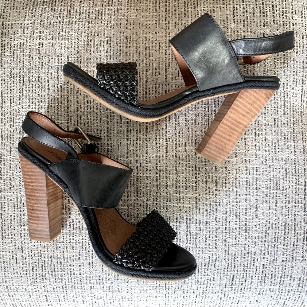 Lucky Brand Leather Sandals